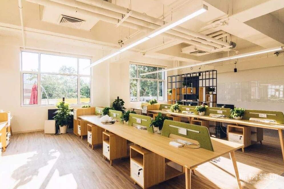 深圳辦公室裝修完成后如何進(jìn)行保潔工作？